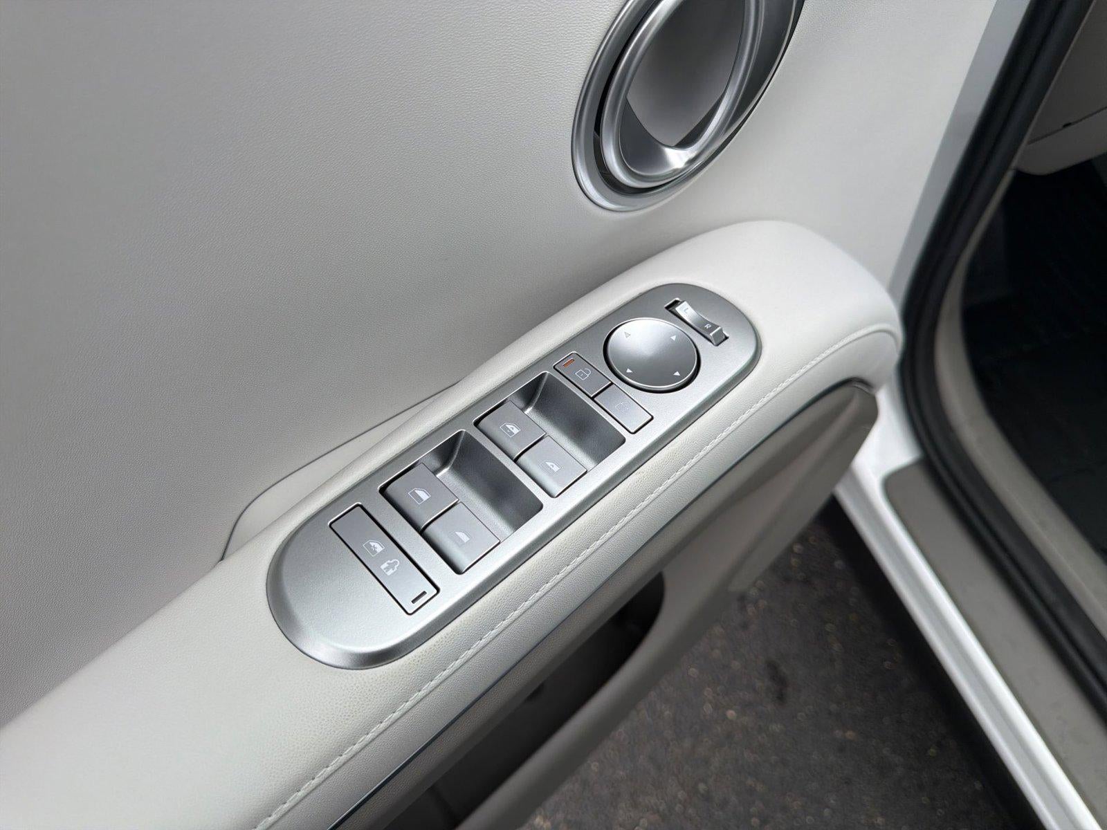 2027 Hyundai PALISADE HYBRID SEL 8 Passenger