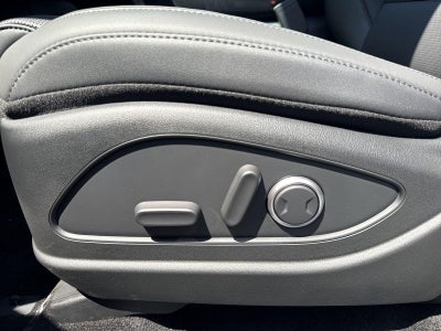 2026 Hyundai PALISADE HYBRID SEL 8 Passenger