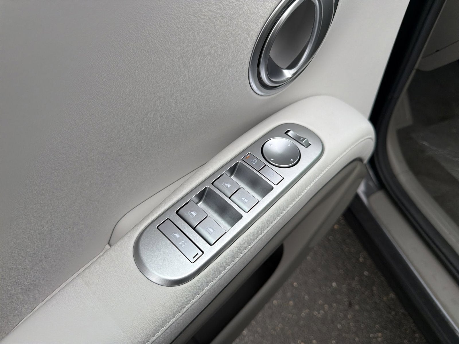 2027 Hyundai PALISADE HYBRID SEL 8 Passenger