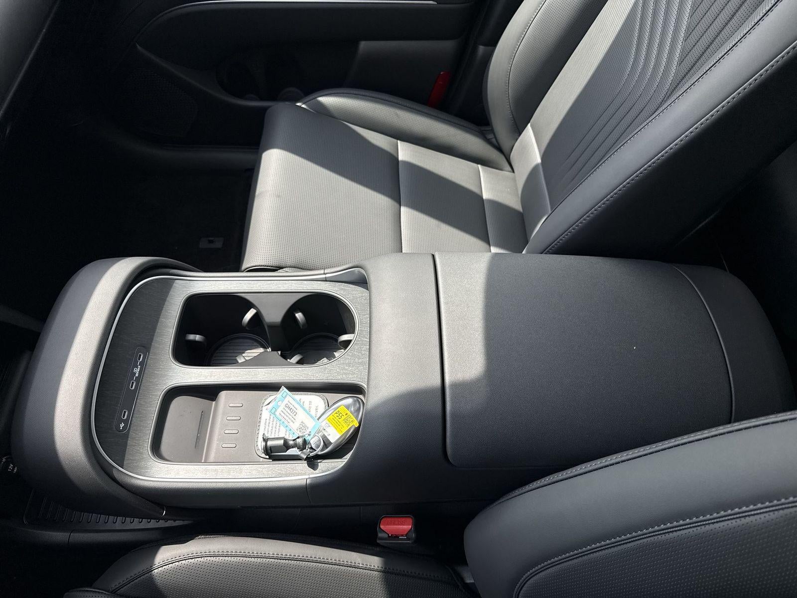 2026 Hyundai PALISADE HYBRID SEL 8 Passenger