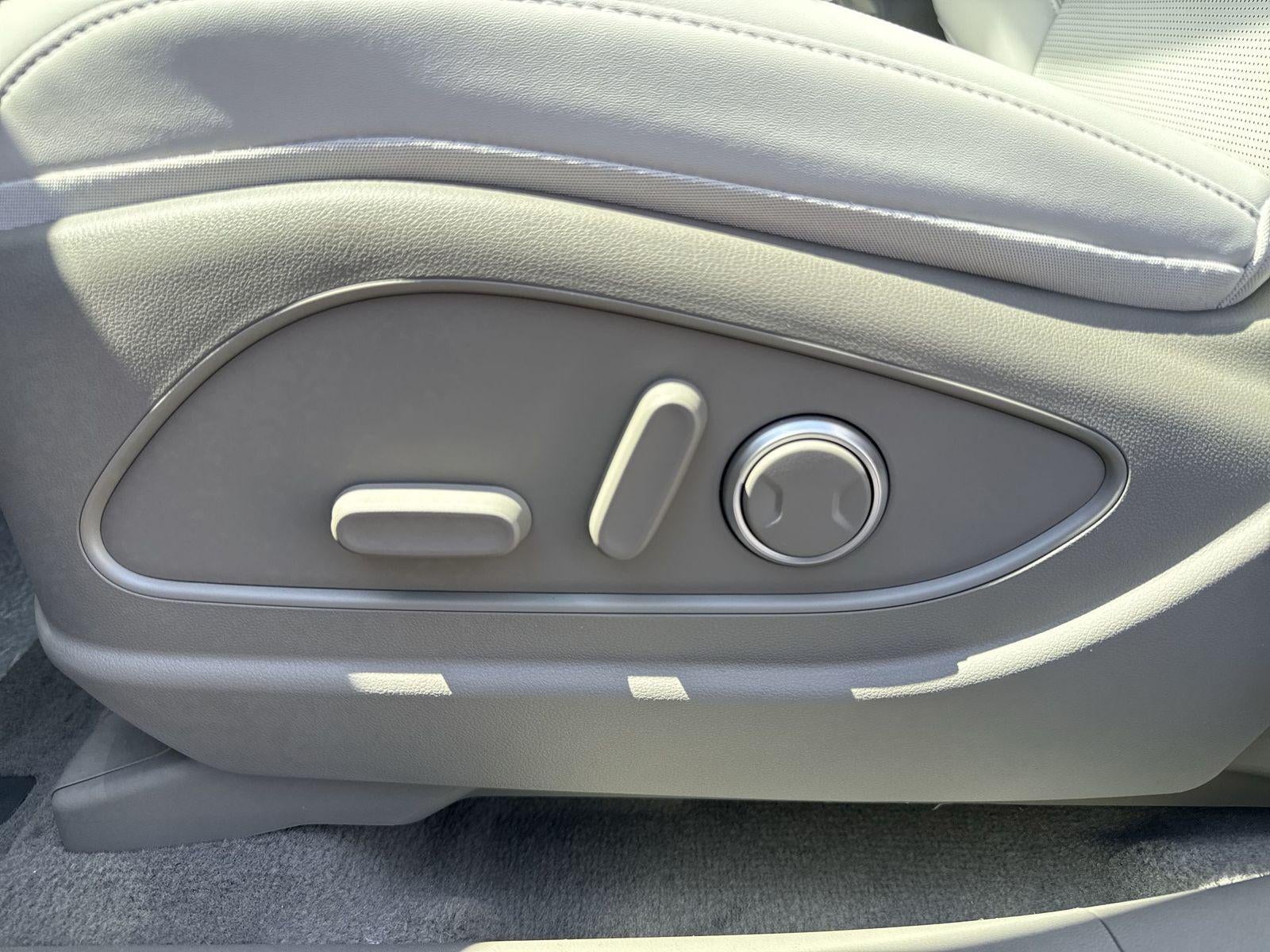 2026 Hyundai PALISADE HYBRID SEL 8 Passenger