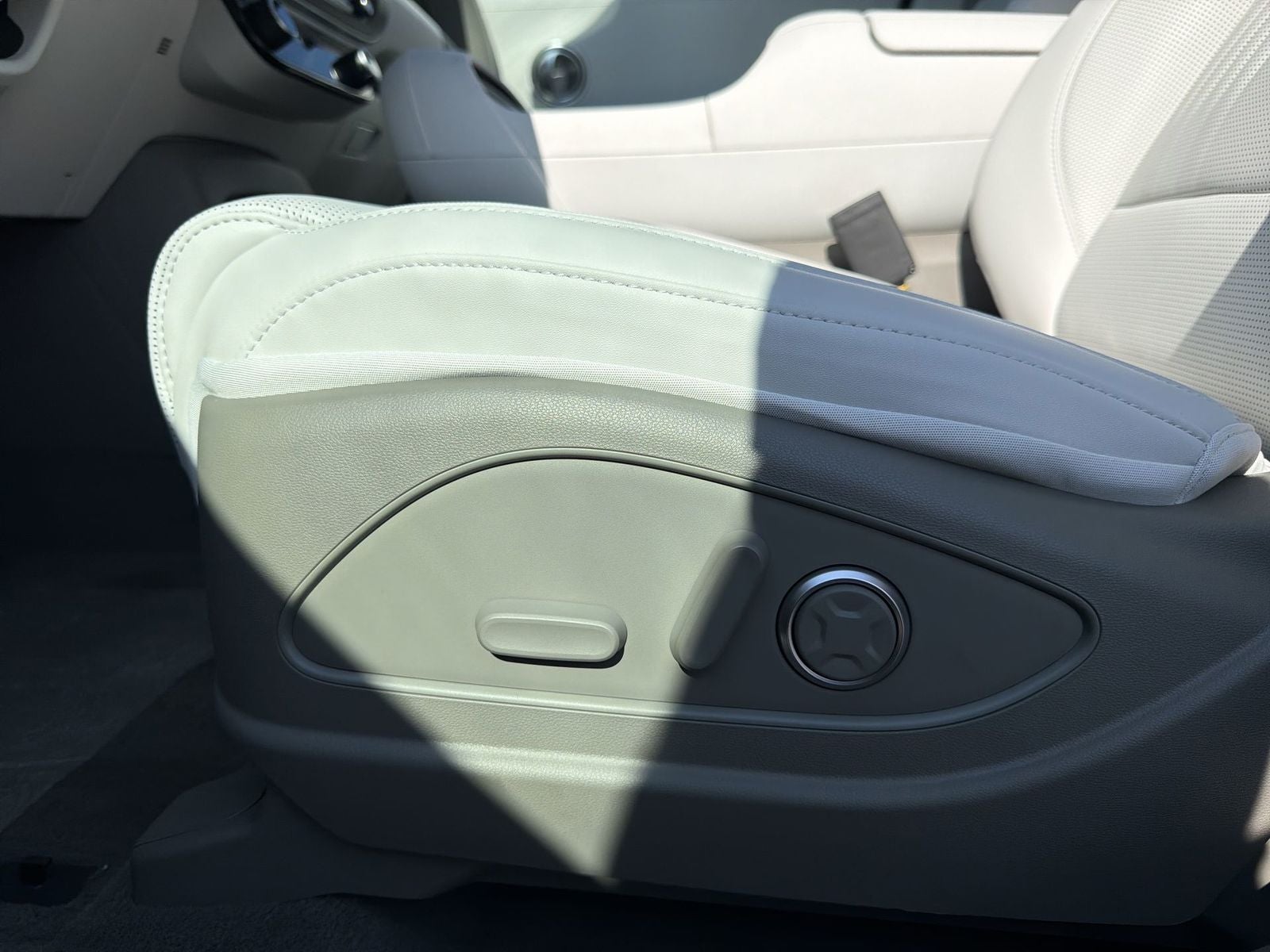 2027 Hyundai PALISADE SEL Premium 7 Passenger