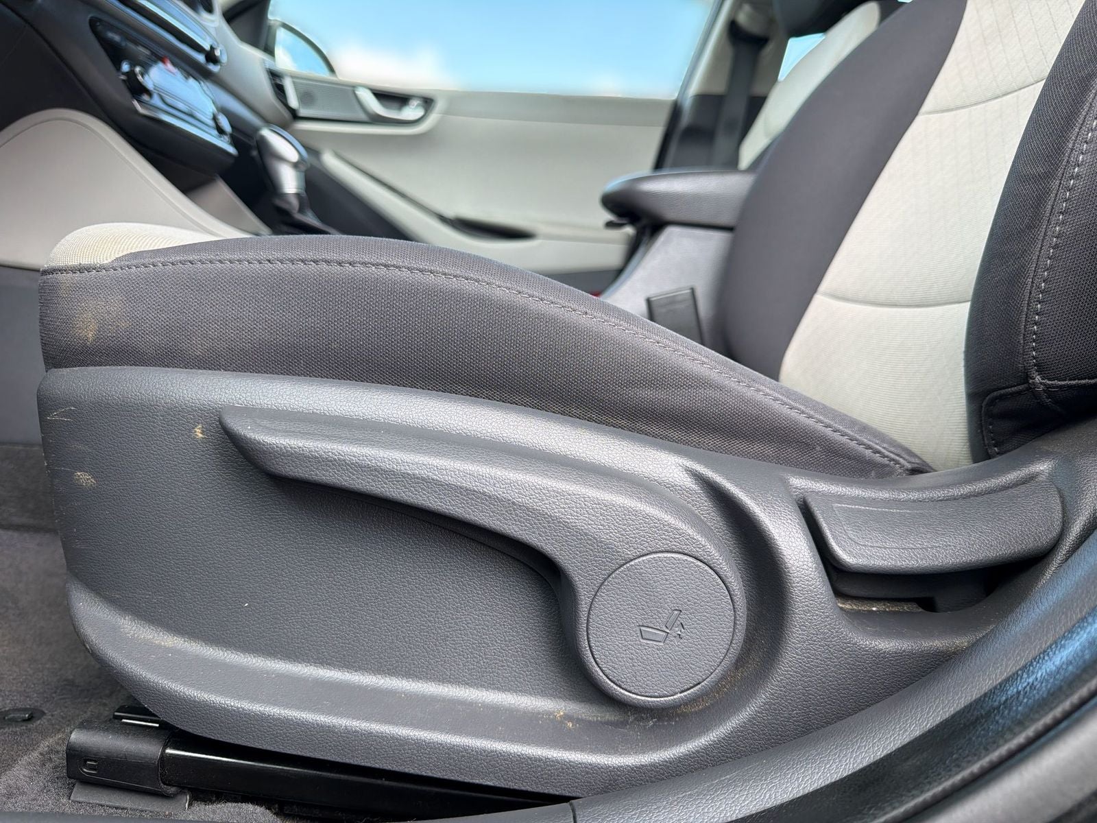 2019 Hyundai IONIQ PLUG-IN HYBRID Base