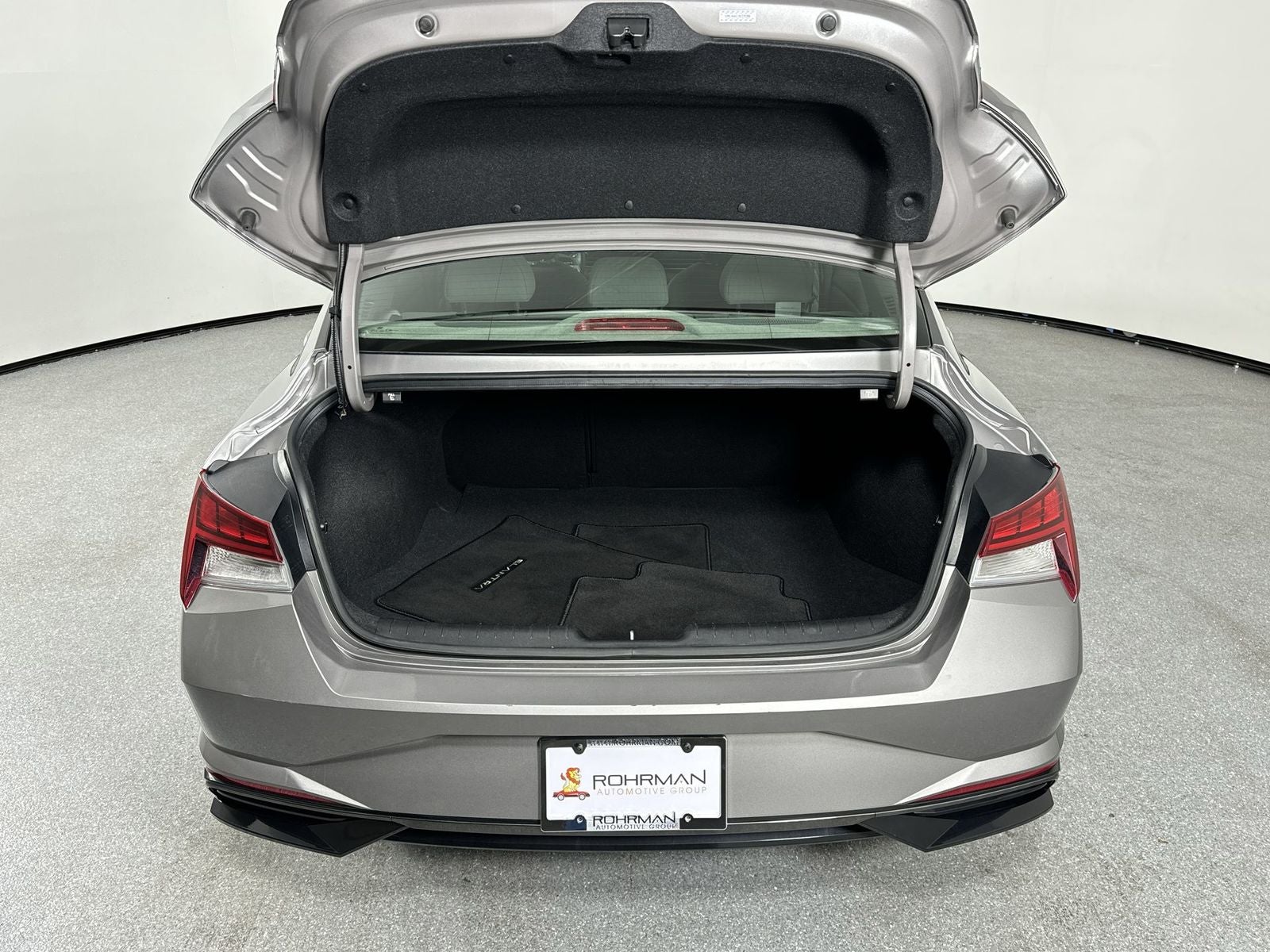 2022 Hyundai ELANTRA SEL Premium