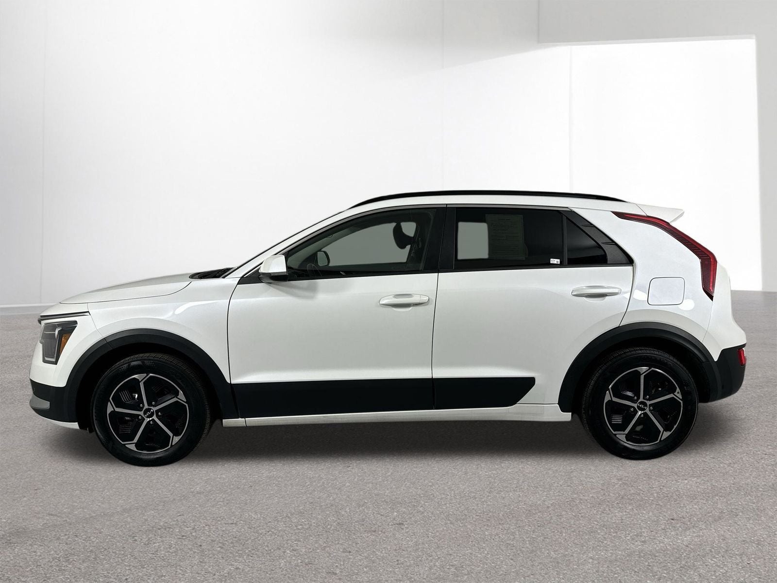 2023 Kia Niro LX