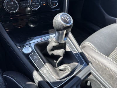 2019 Volkswagen Golf R DCC & Navigation 4Motion