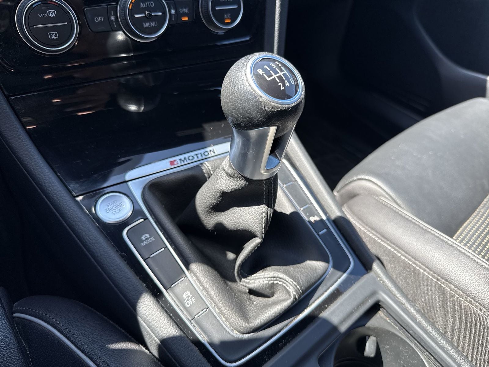 2019 Volkswagen Golf R DCC & Navigation 4Motion