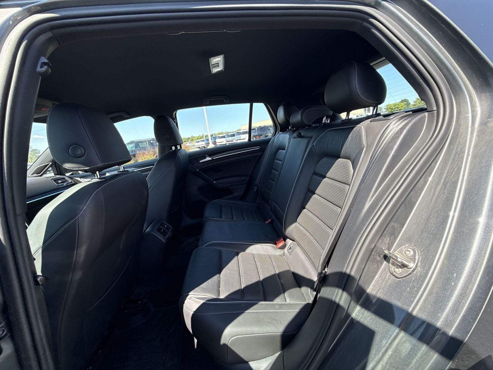 2019 Volkswagen Golf R DCC & Navigation 4Motion