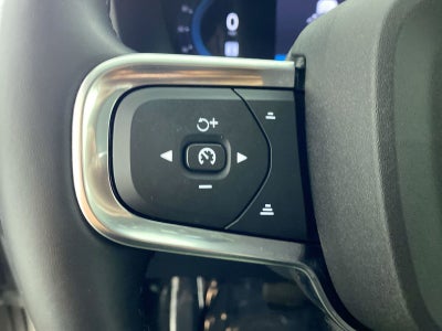 2025 Volvo XC40 B5 Plus Dark Theme