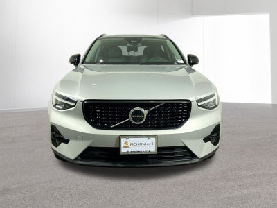 2025 Volvo XC40 B5 Plus Dark Theme